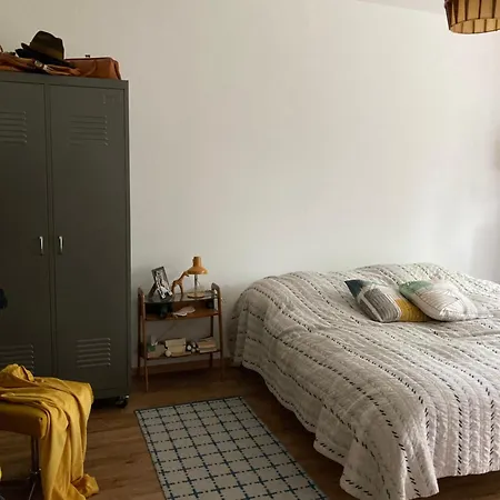 Apartment Grosse Tolle Unterkunft, Gemeinsame Nutzung Von Bad Und Kueche *