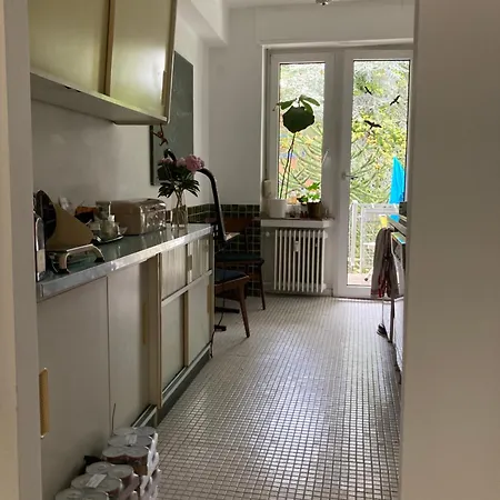 Apartment Grosse Tolle Unterkunft, Gemeinsame Nutzung Von Bad Und Kueche Niederdorla